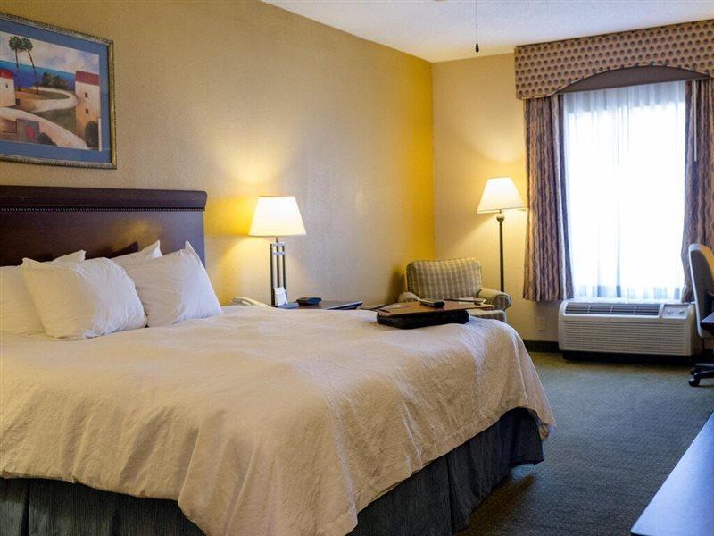 Hampton Inn Oxford-West Экстерьер фото