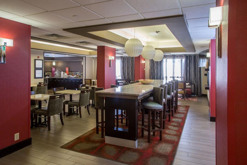 Hampton Inn Oxford-West Экстерьер фото