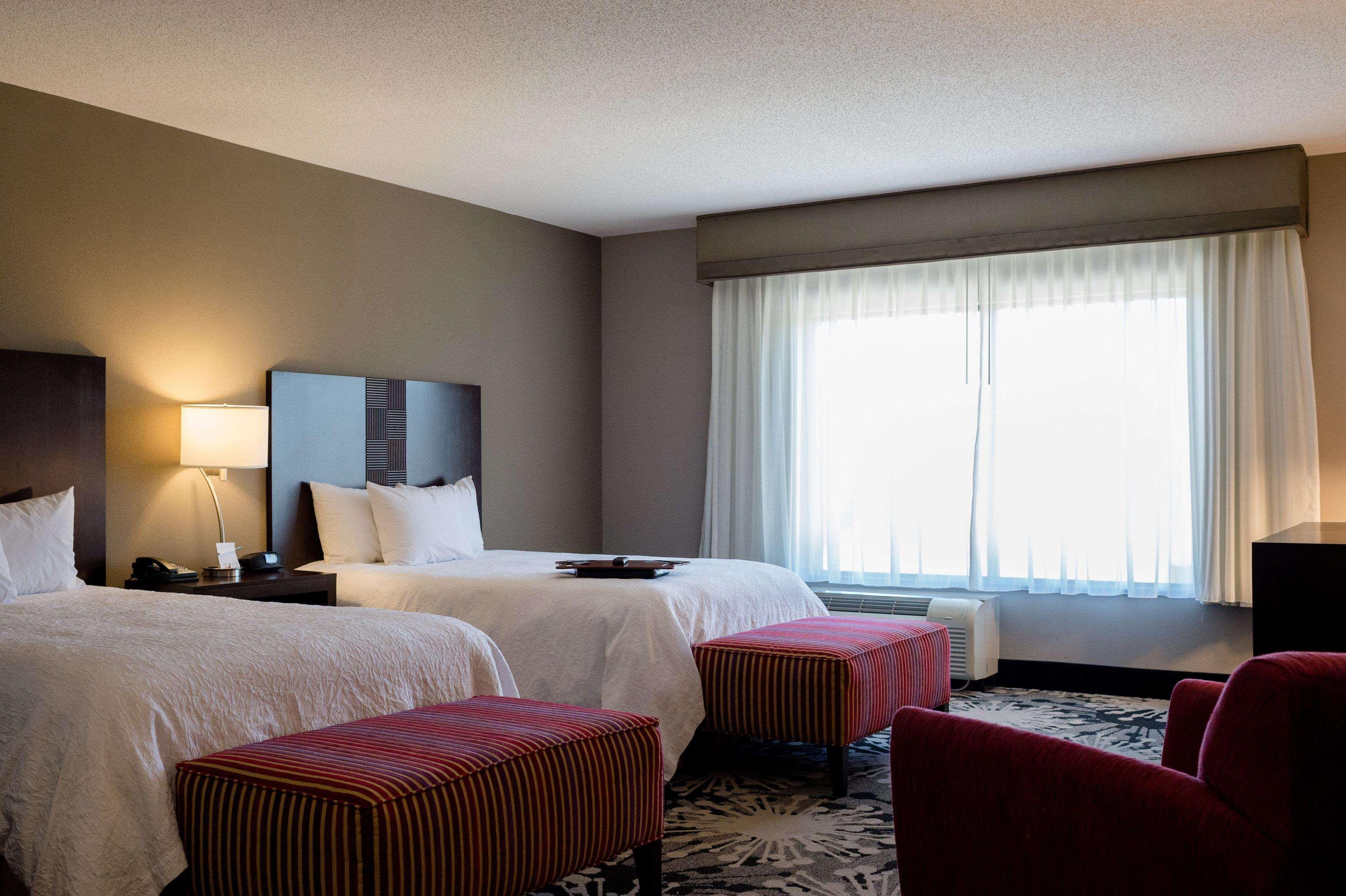 Hampton Inn Oxford-West Экстерьер фото