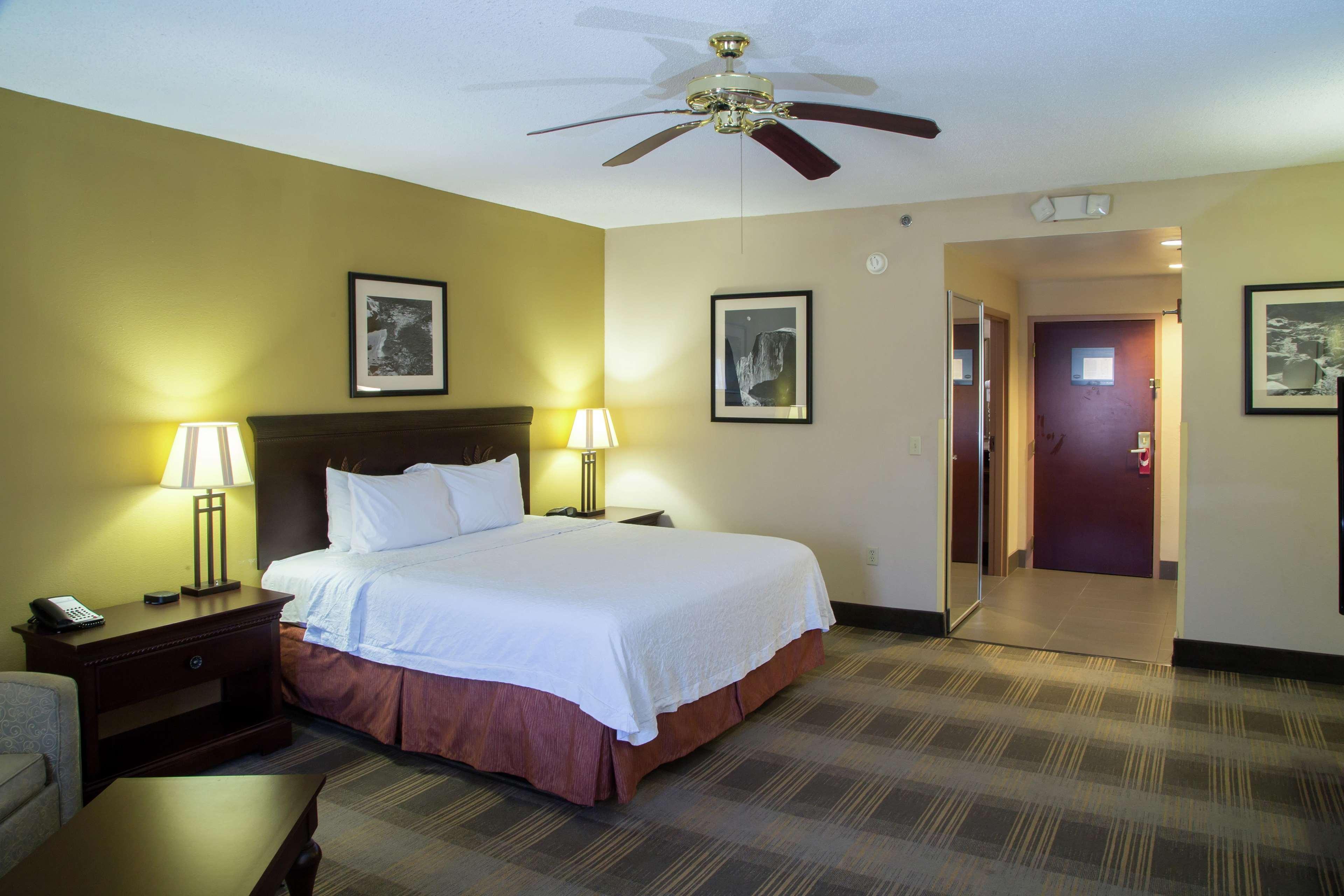 Hampton Inn Oxford-West Экстерьер фото