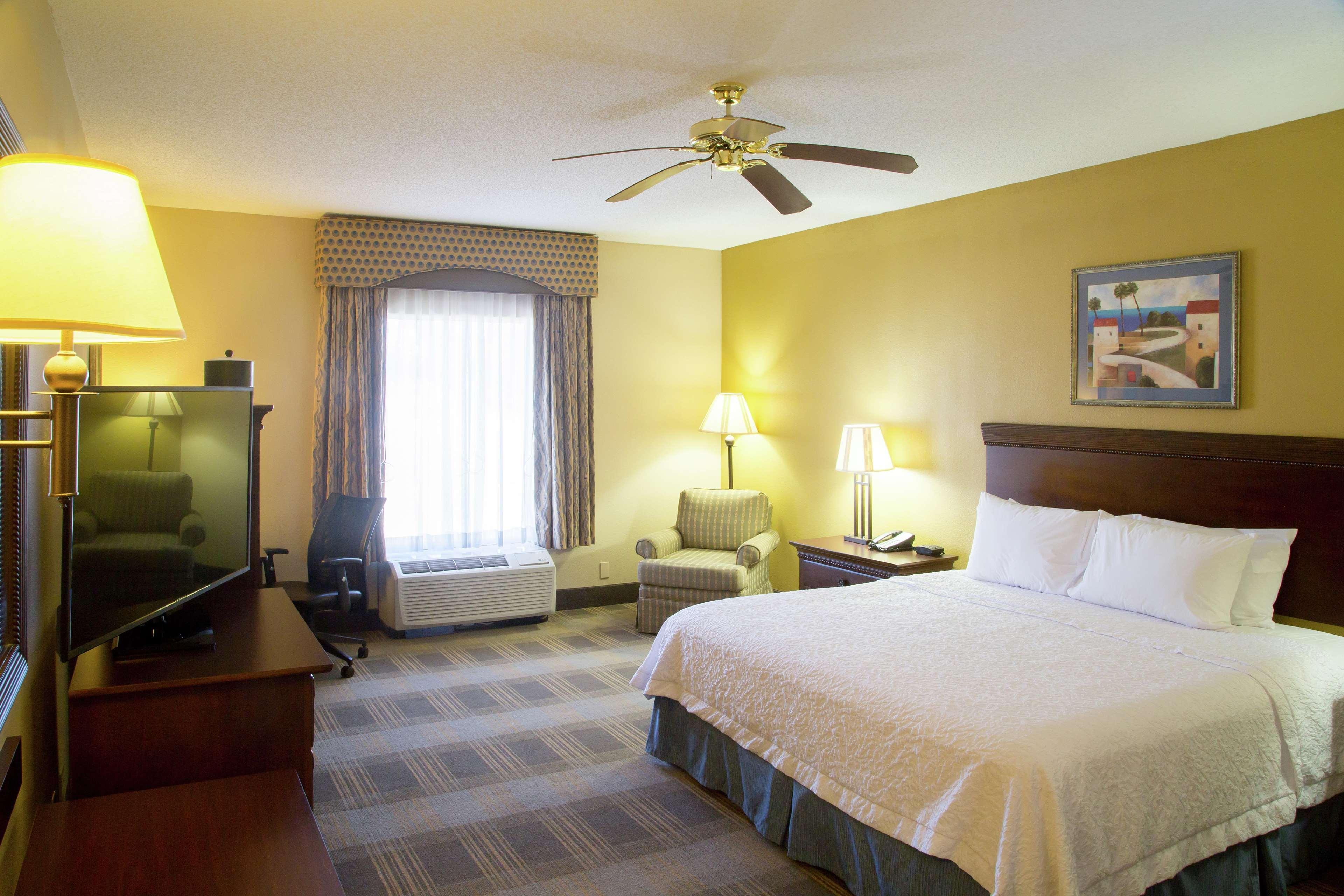 Hampton Inn Oxford-West Экстерьер фото
