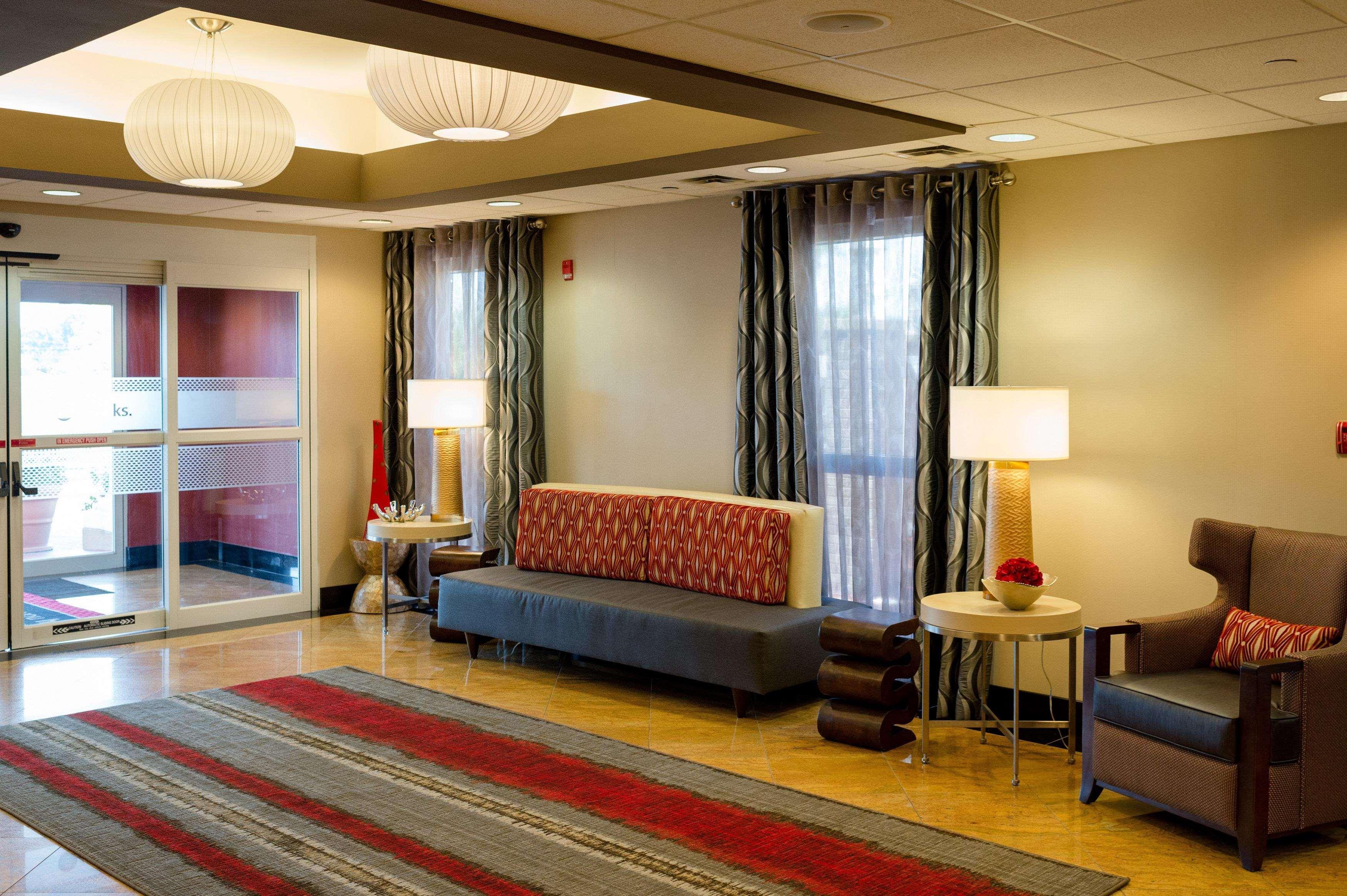 Hampton Inn Oxford-West Экстерьер фото