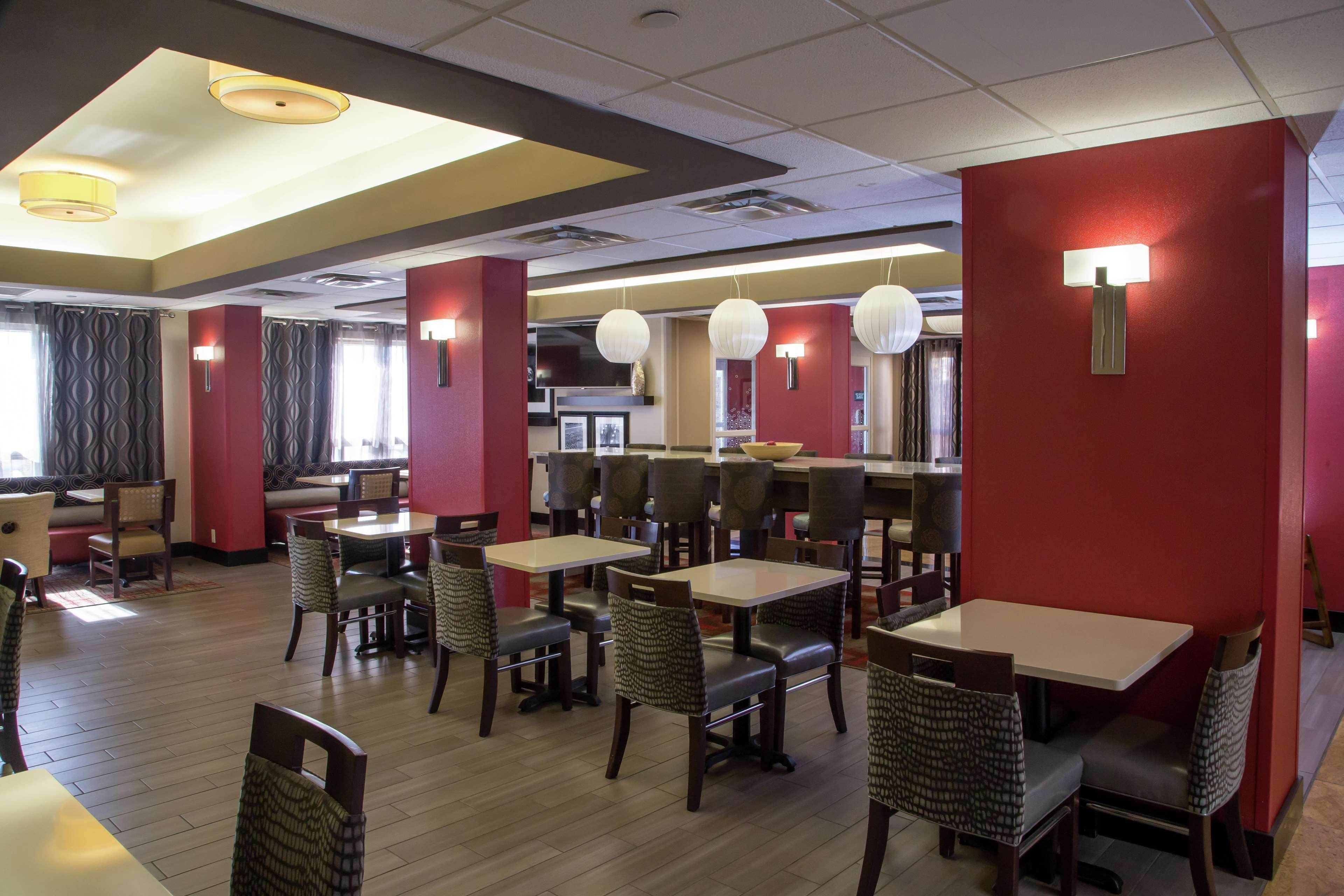 Hampton Inn Oxford-West Экстерьер фото