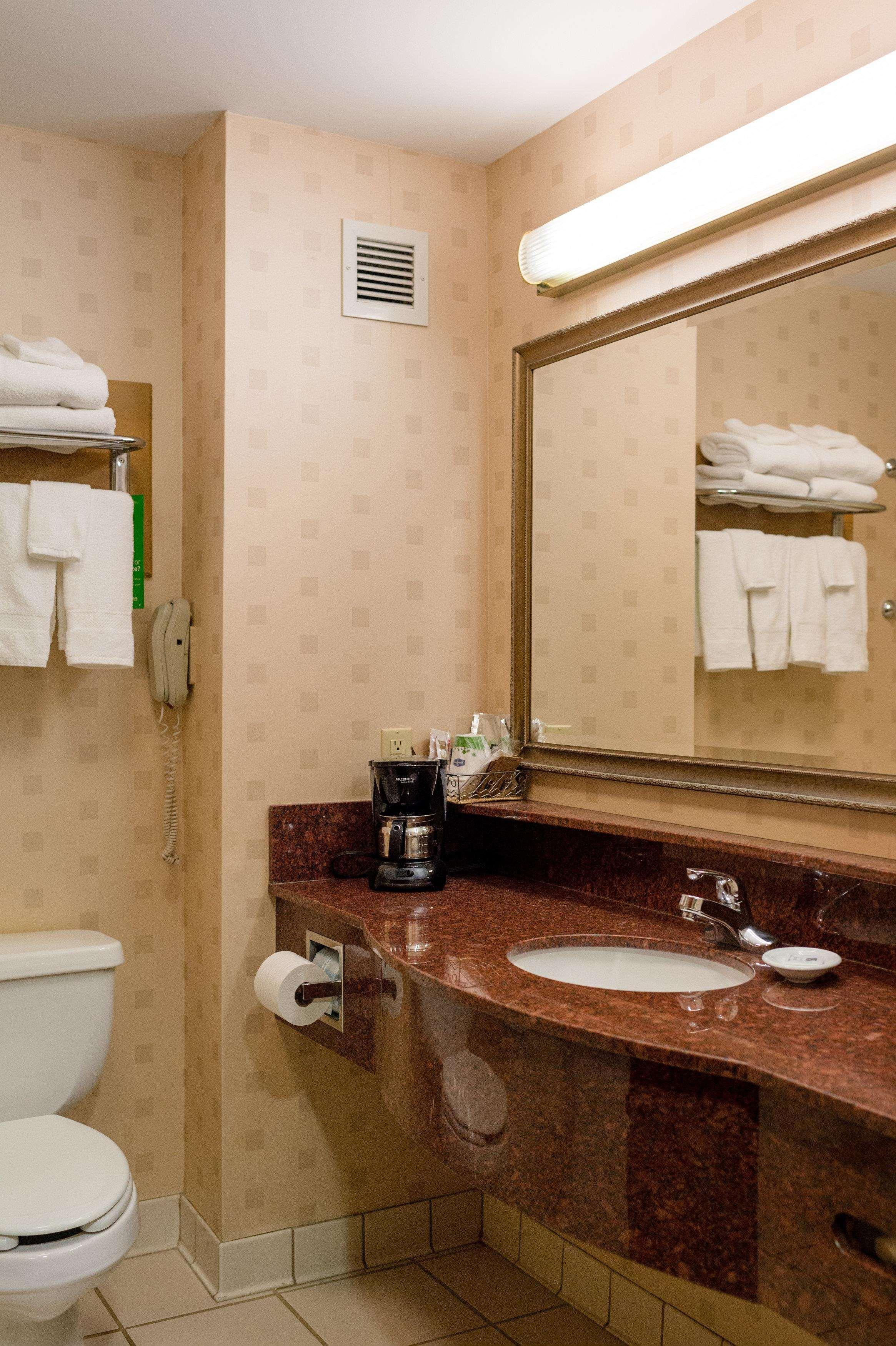 Hampton Inn Oxford-West Экстерьер фото