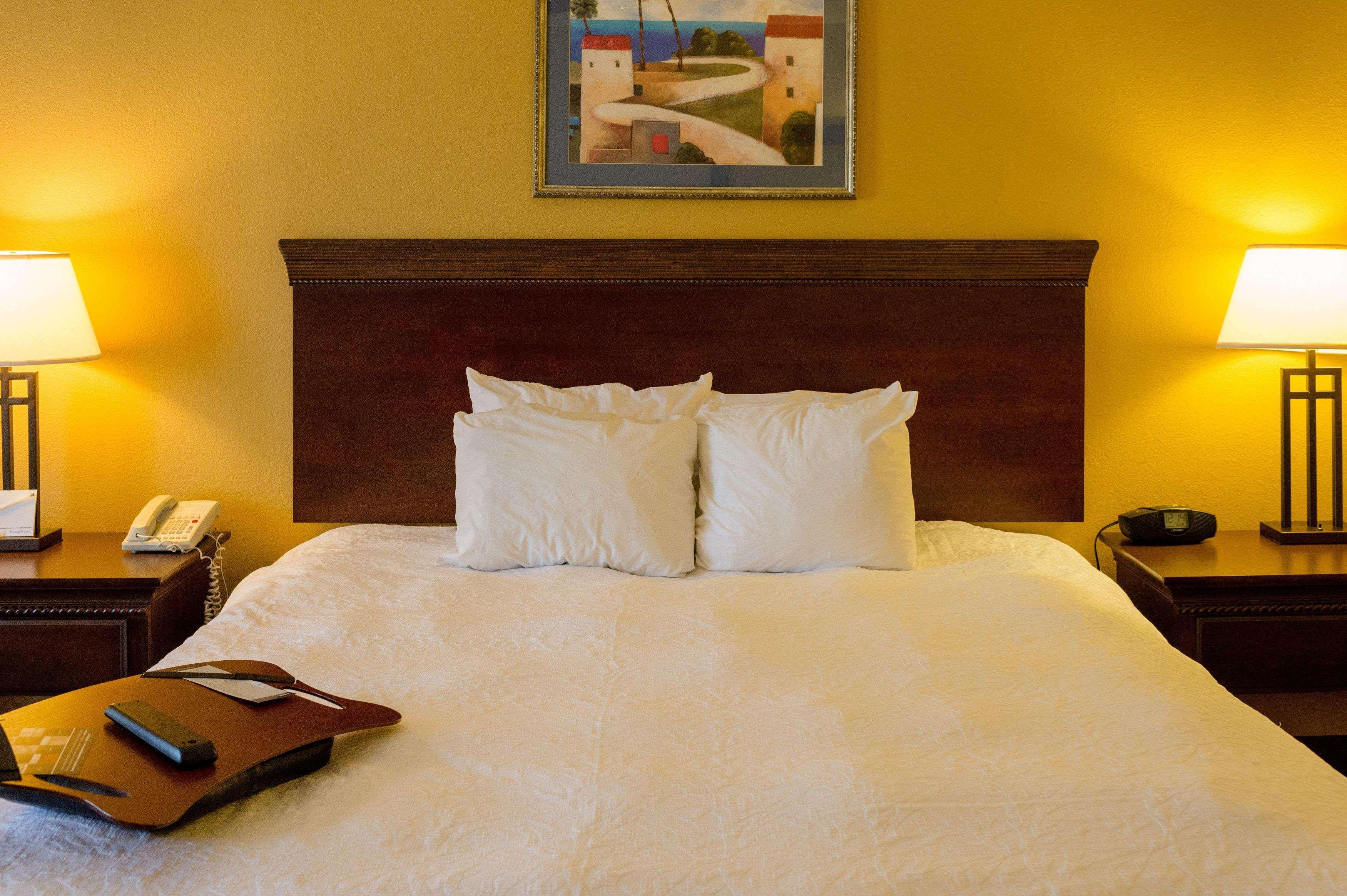 Hampton Inn Oxford-West Экстерьер фото