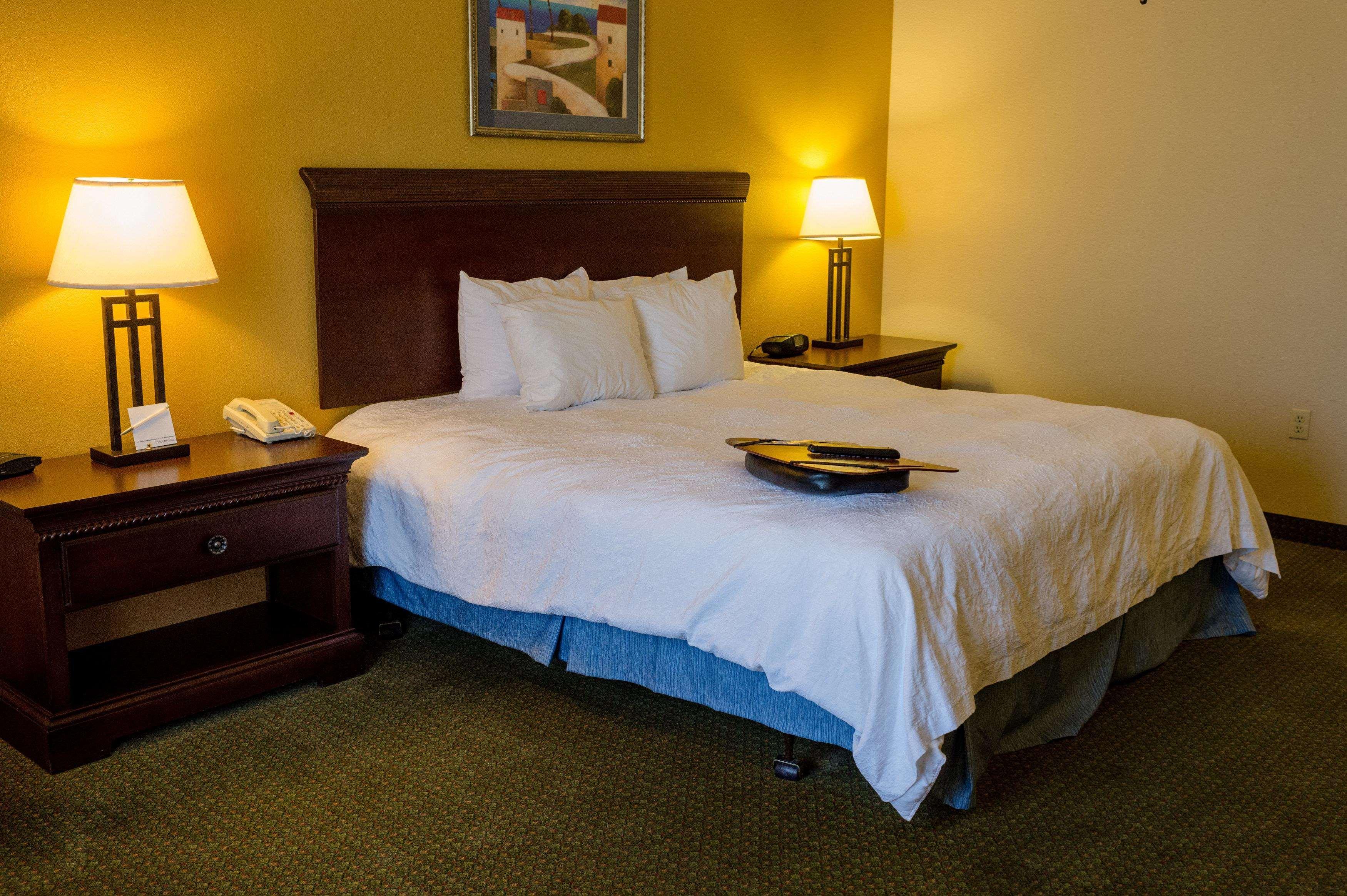 Hampton Inn Oxford-West Экстерьер фото