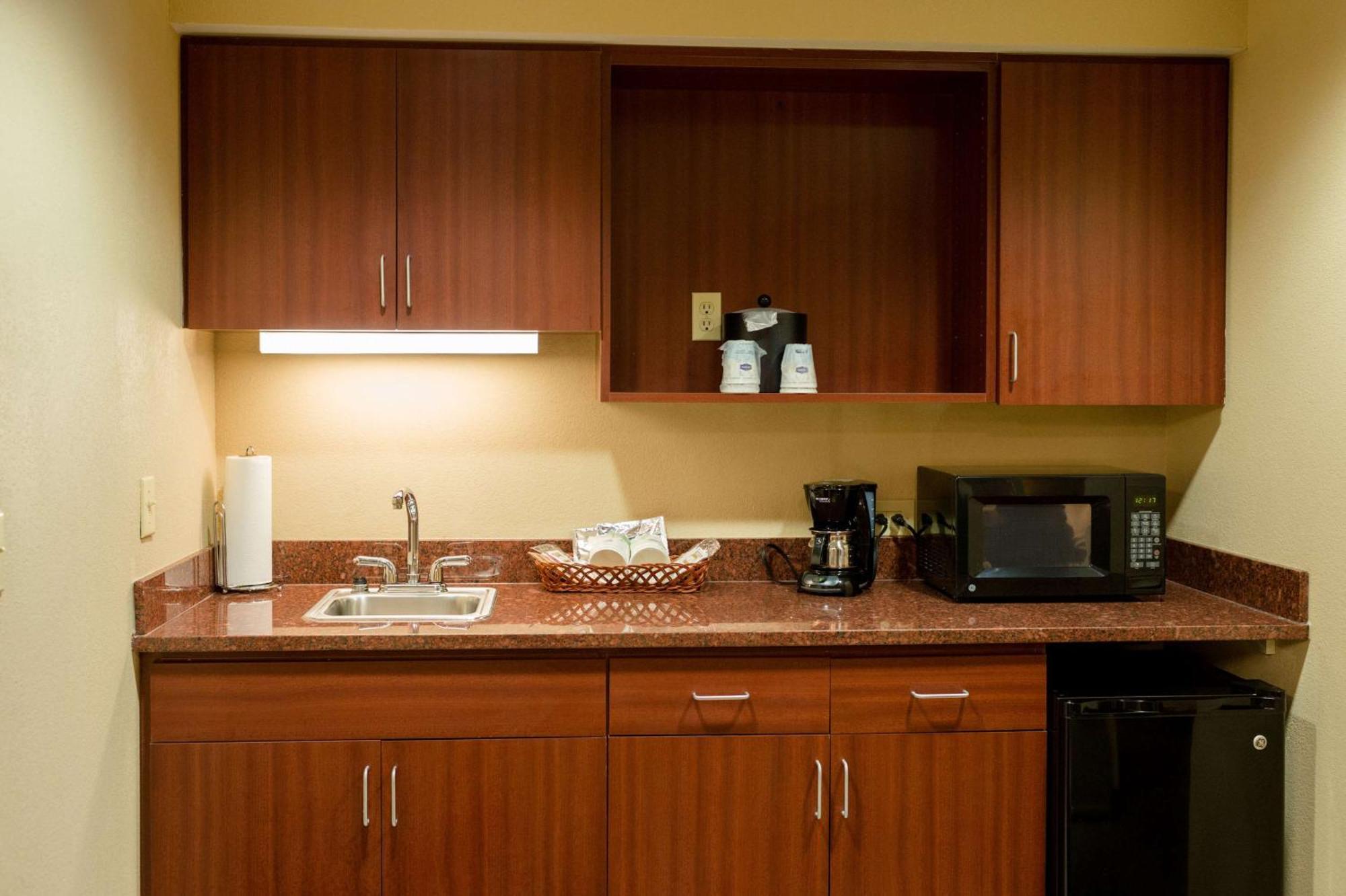 Hampton Inn Oxford-West Экстерьер фото