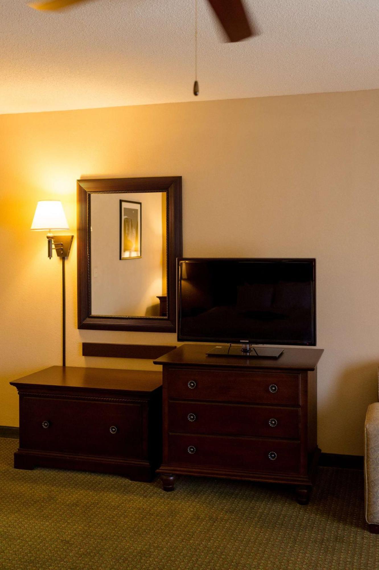 Hampton Inn Oxford-West Экстерьер фото