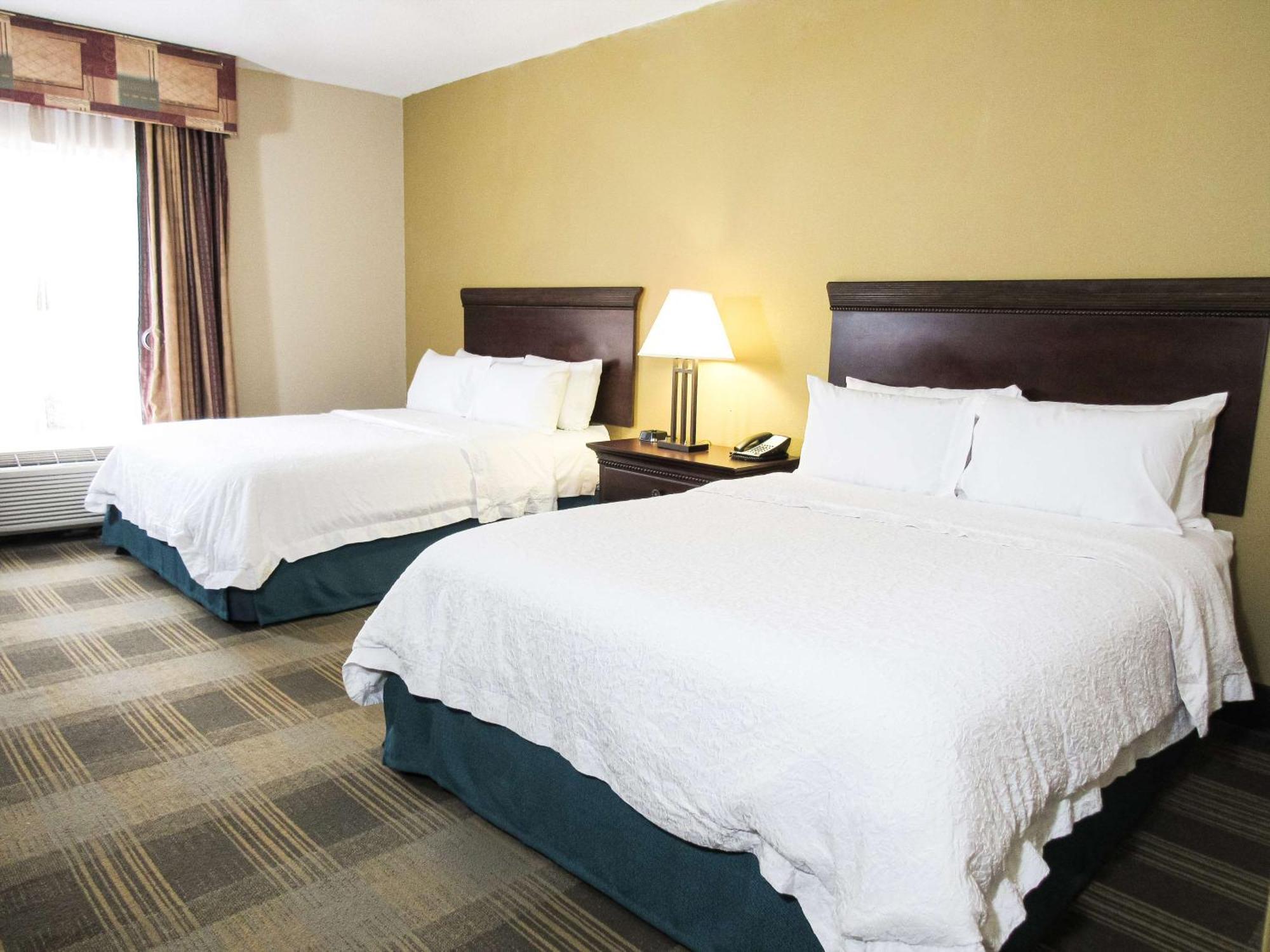 Hampton Inn Oxford-West Экстерьер фото