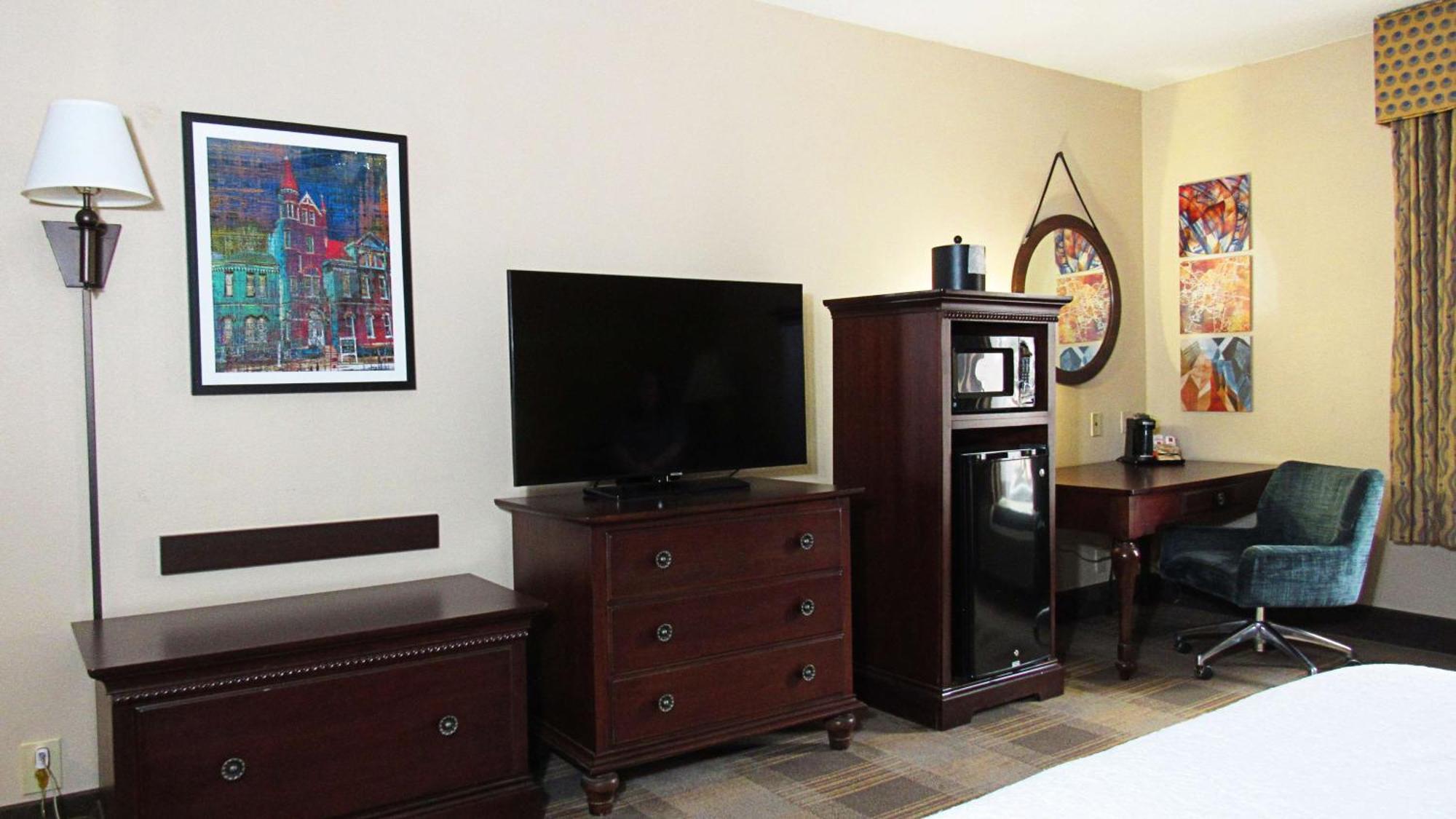 Hampton Inn Oxford-West Экстерьер фото