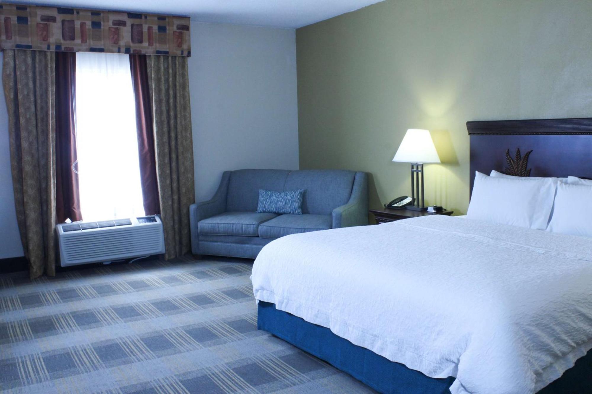 Hampton Inn Oxford-West Экстерьер фото