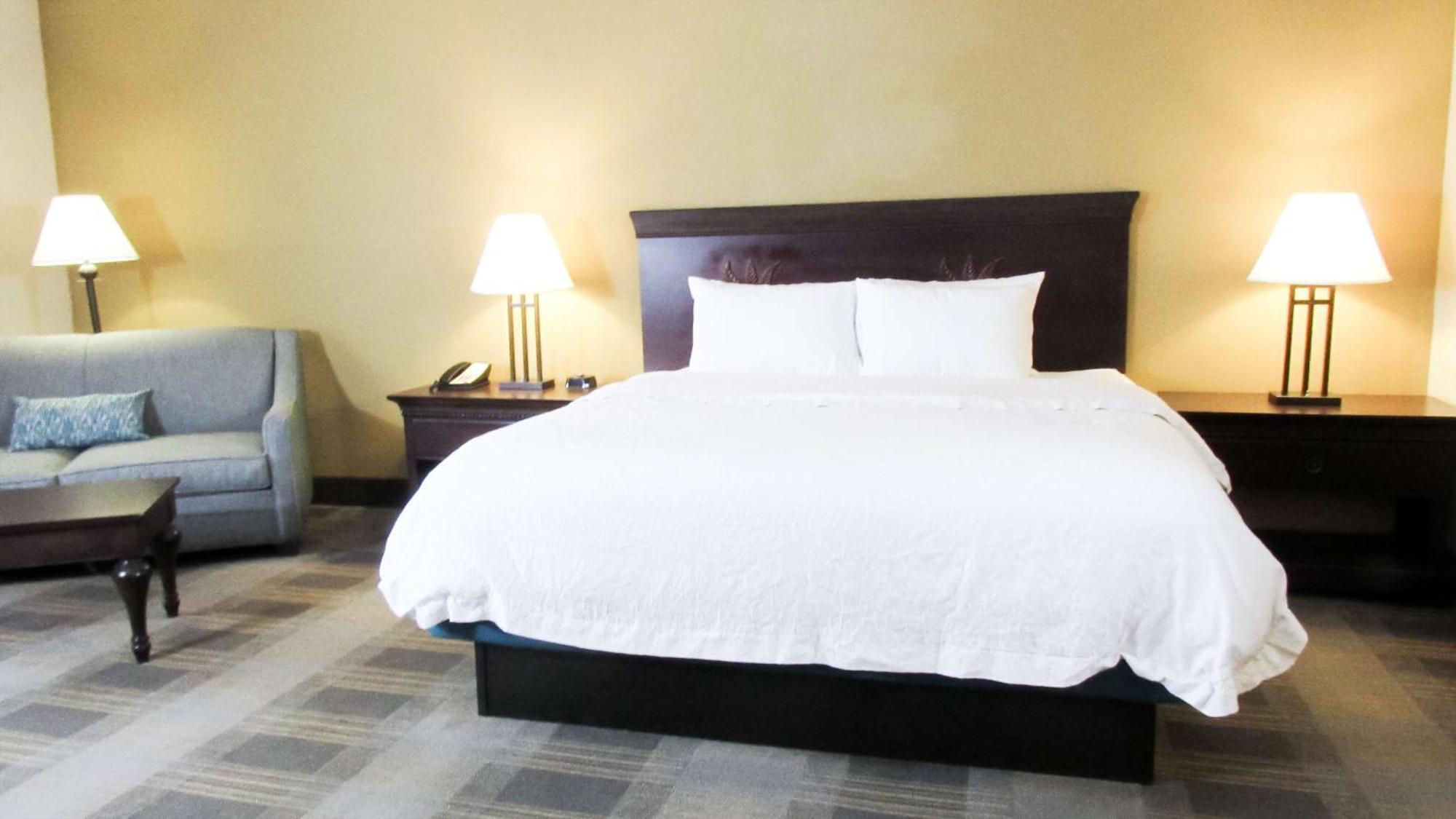 Hampton Inn Oxford-West Экстерьер фото