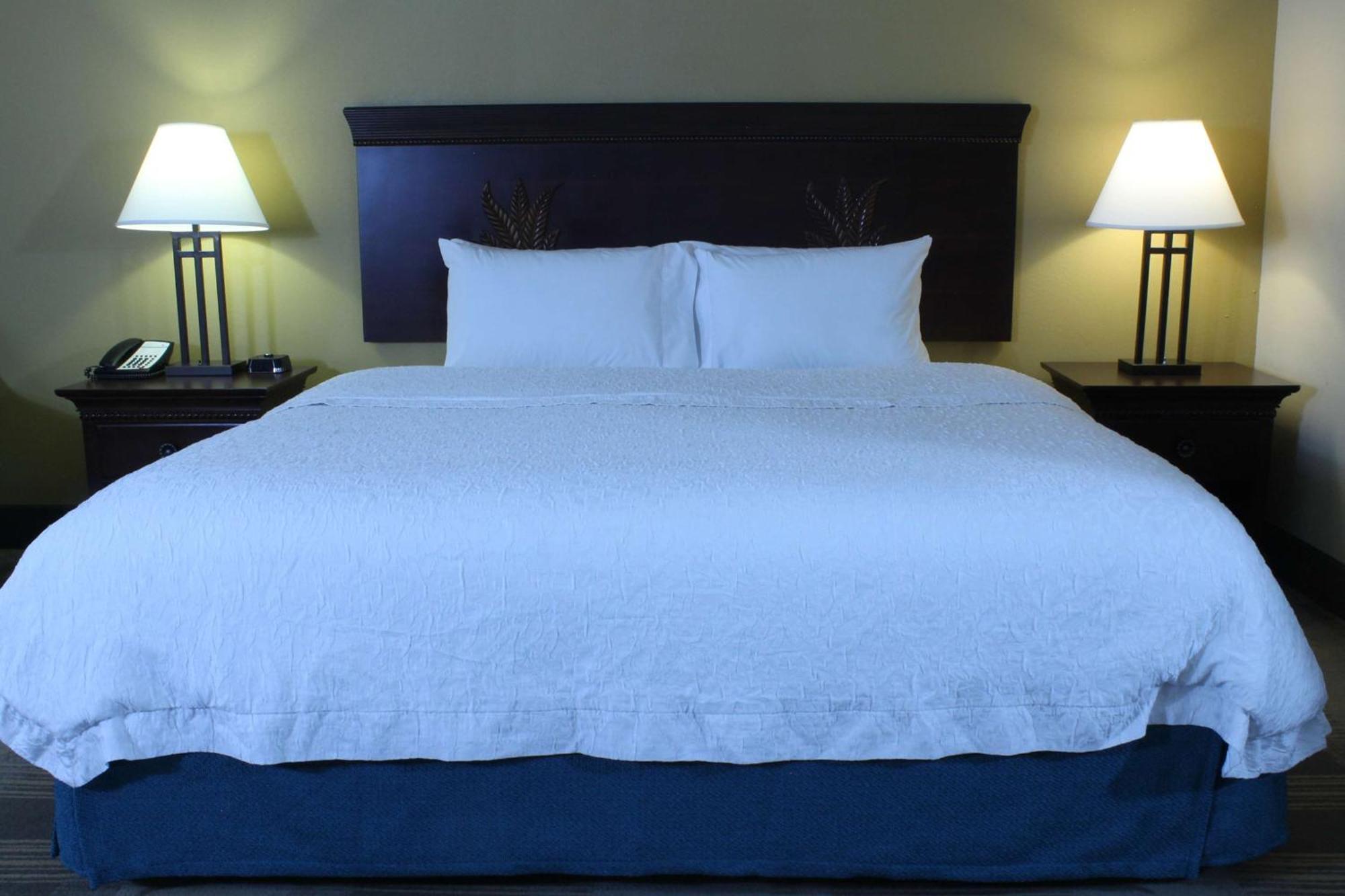 Hampton Inn Oxford-West Экстерьер фото