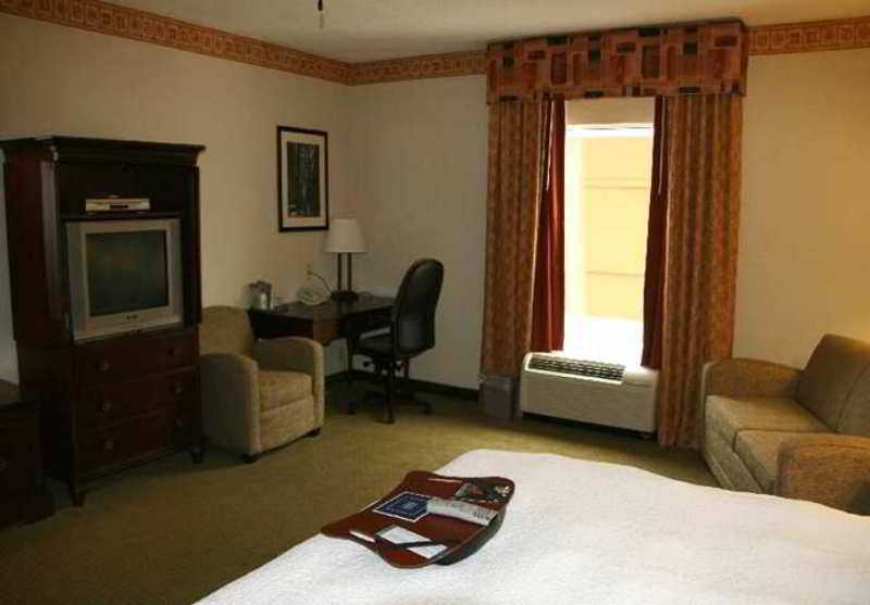Hampton Inn Oxford-West Номер фото